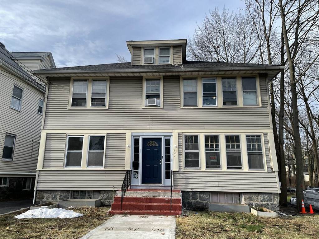 707 Metropolitan Ave - Photo 1