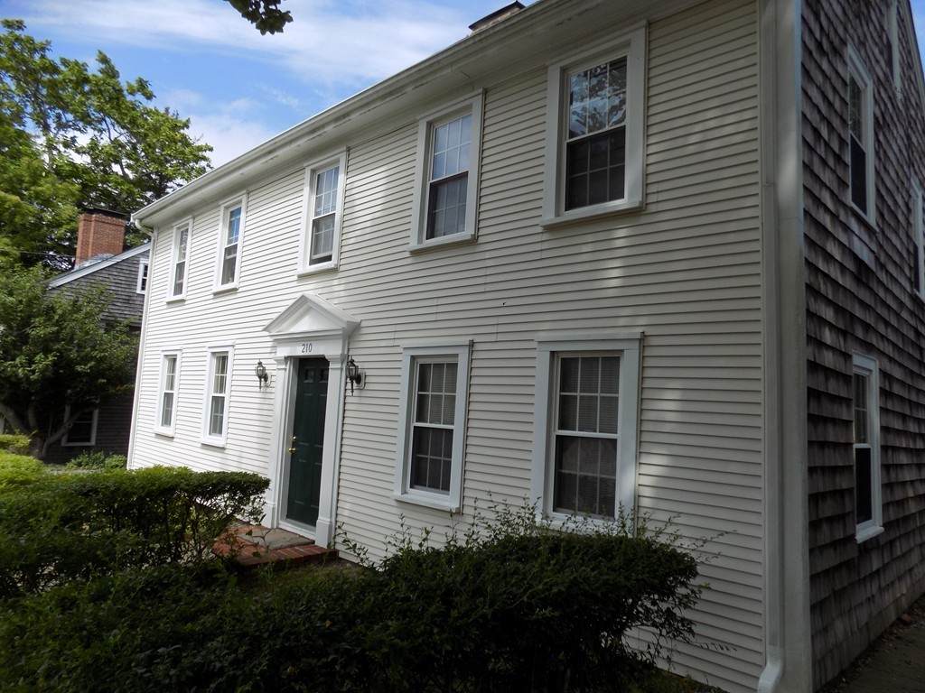 210 Sandwich St - Photo 1