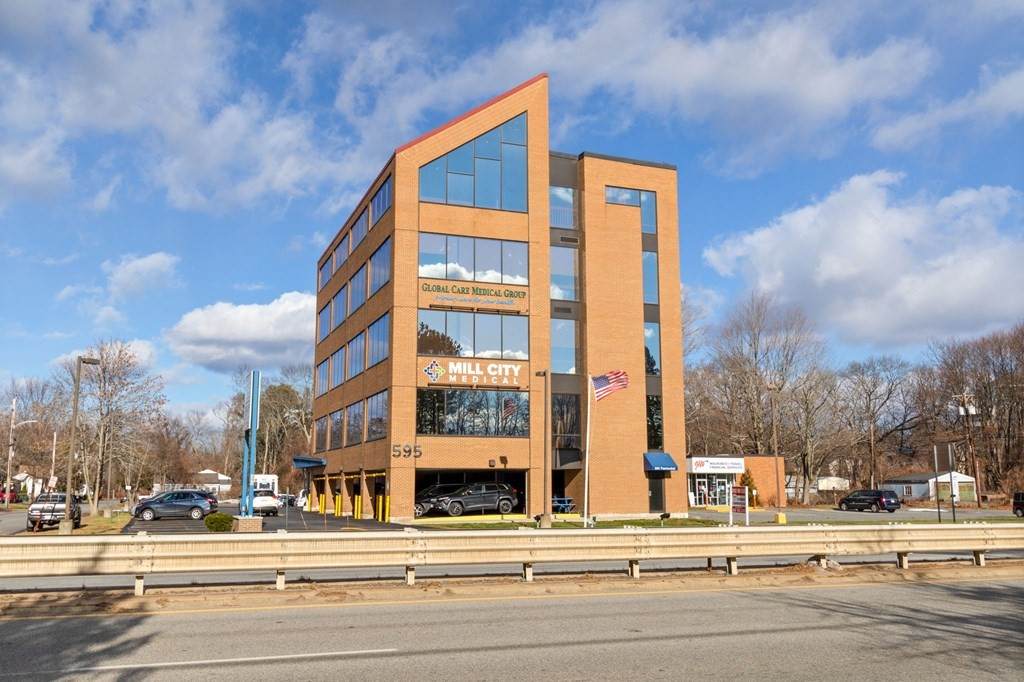 595 Pawtucket Blvd - Photo 1