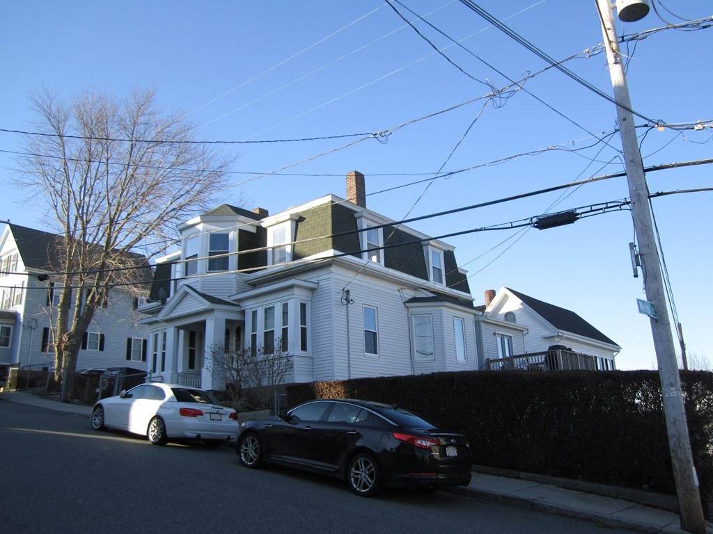 7 Commonwealth Ave. - Photo 1