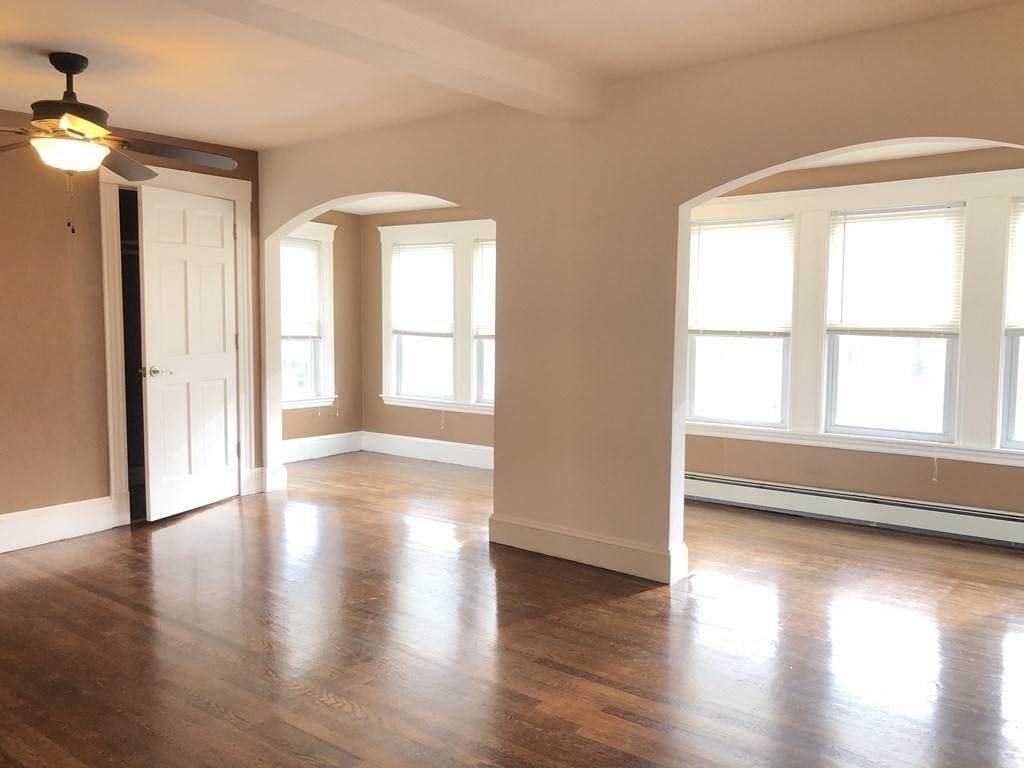 27 Thacher St - Photo 1