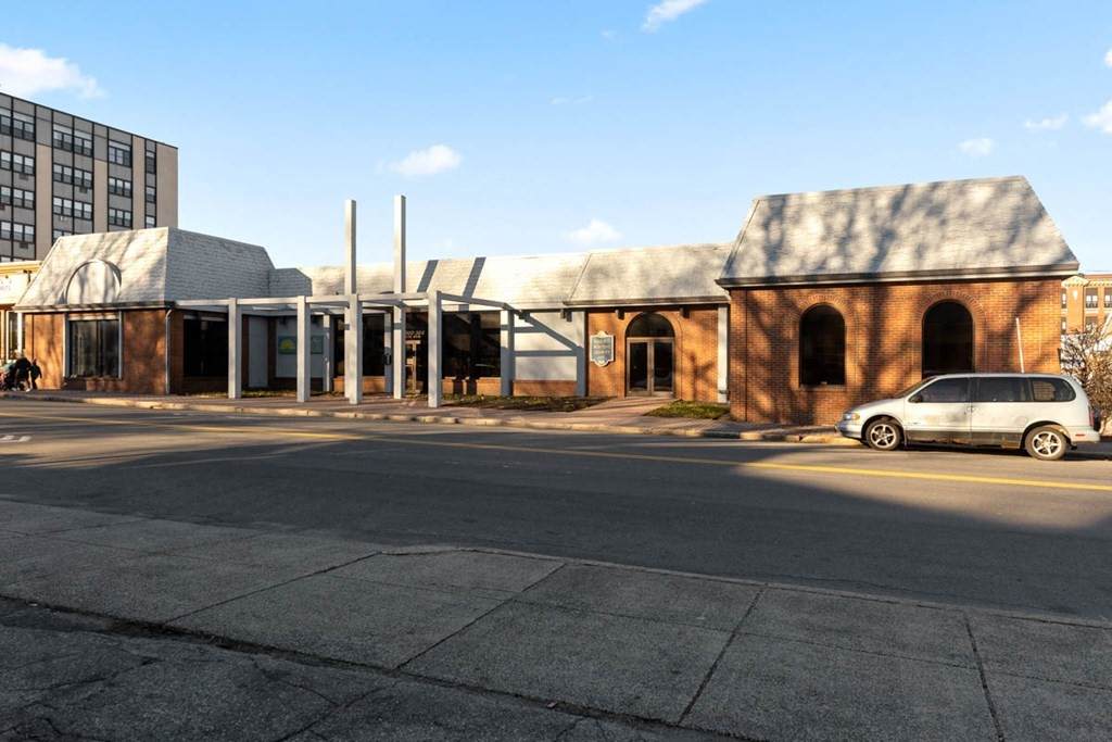360-368 Main St - Photo 1