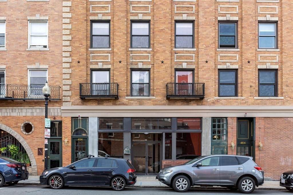 454 Hanover Street - Photo 1