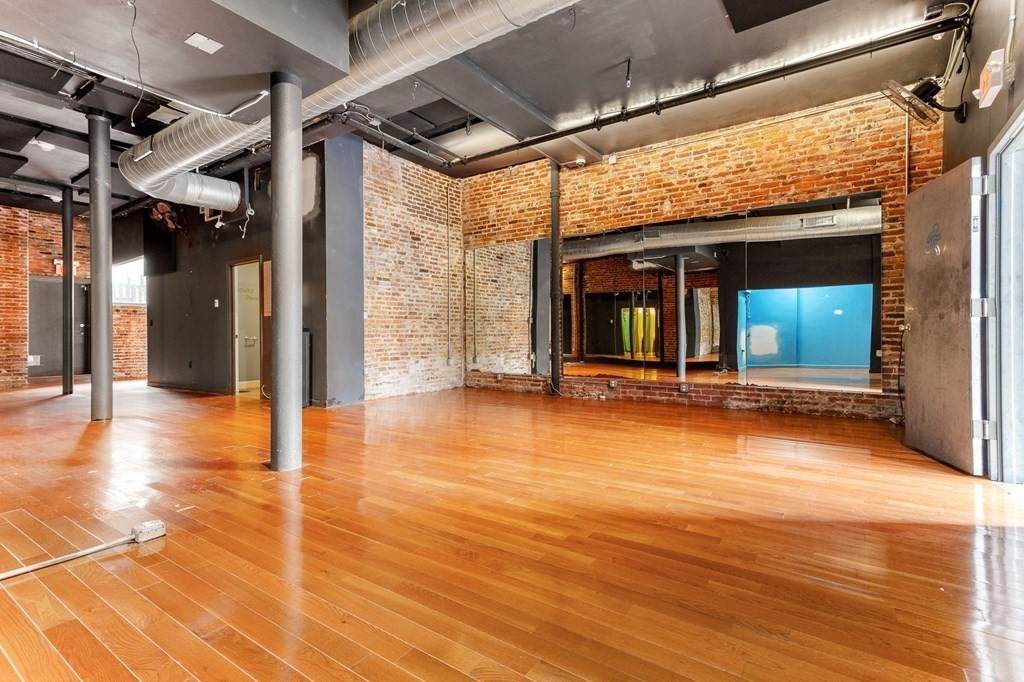 454 Hanover Street - Photo 1