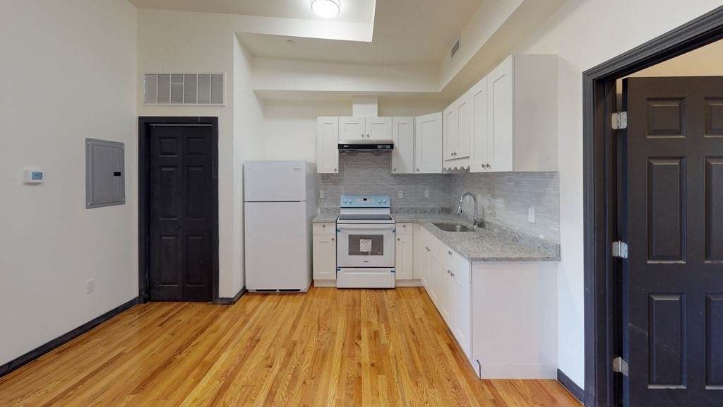 417 Broadway - Photo 1