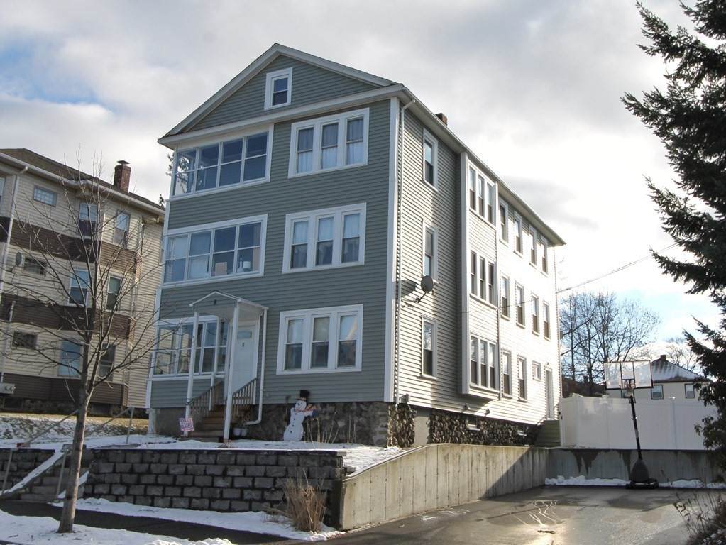 8 Summerhill Ave - Photo 1