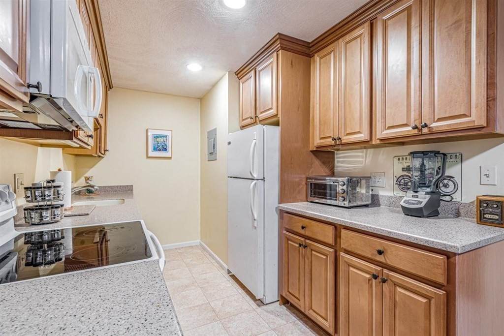 207 Samoset St - Photo 1
