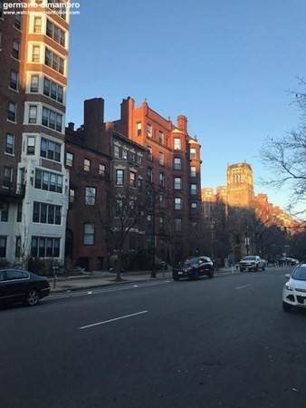 511 Beacon Street - Photo 1