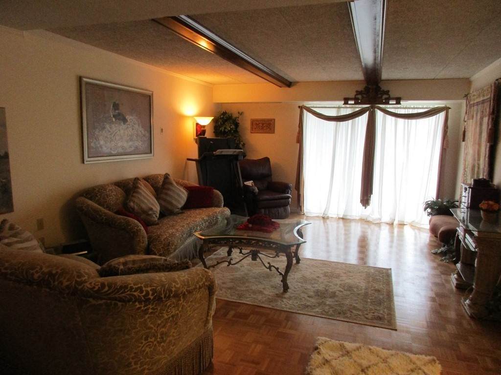 57 Broadlawn Park - Photo 1
