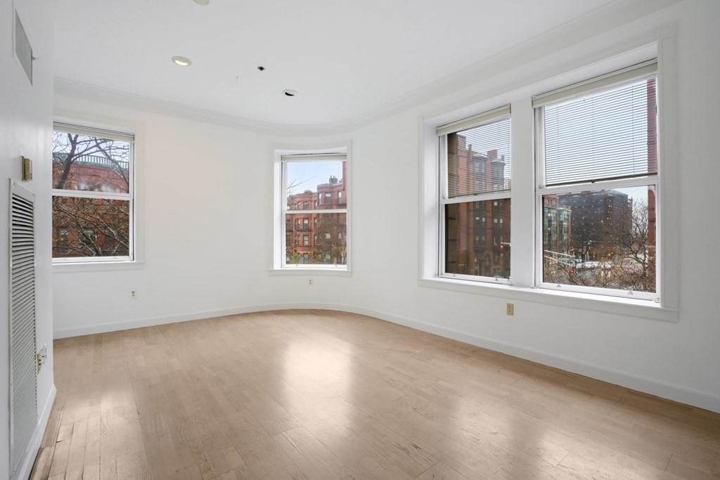 416 Marlborough Street - Photo 1
