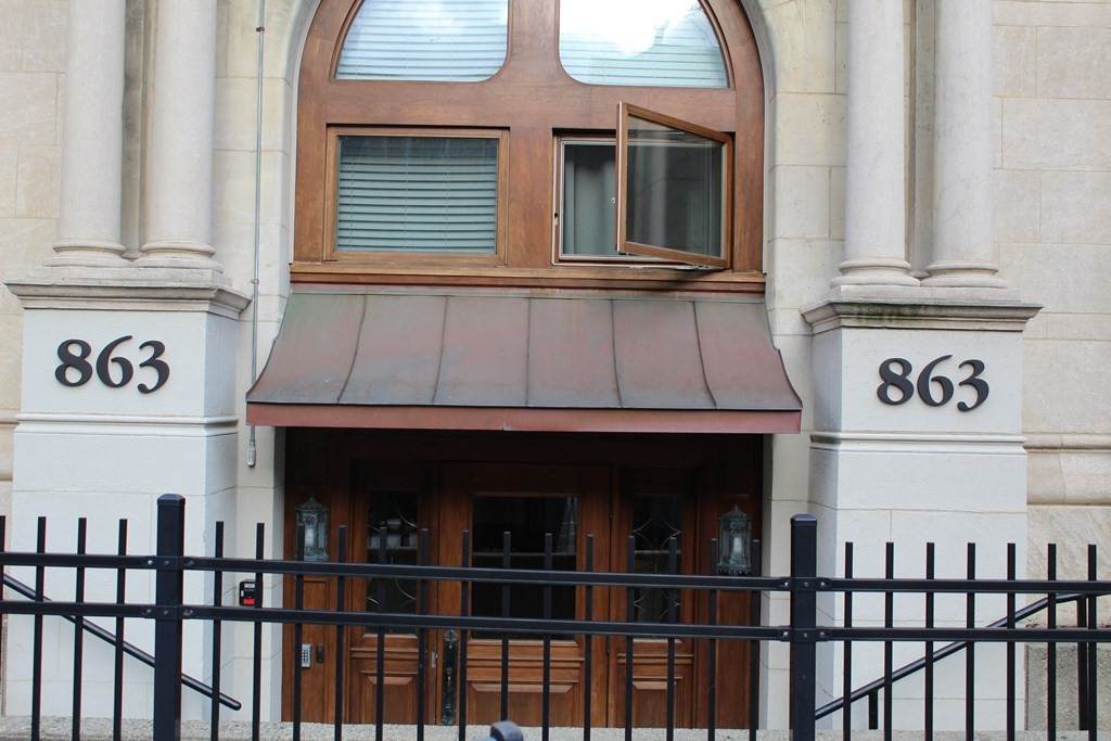 863 Massachusetts Ave. - Photo 1
