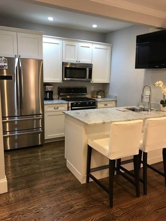 252 Bowen St - Photo 1