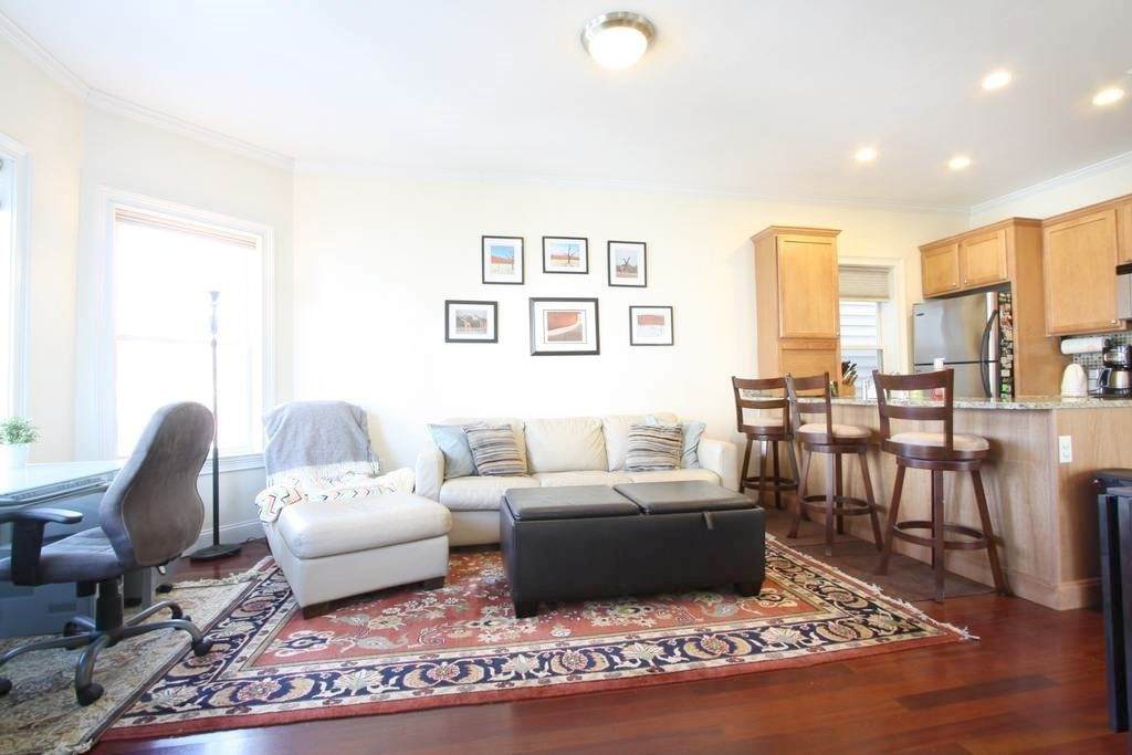 10 Bristol Street - Photo 1