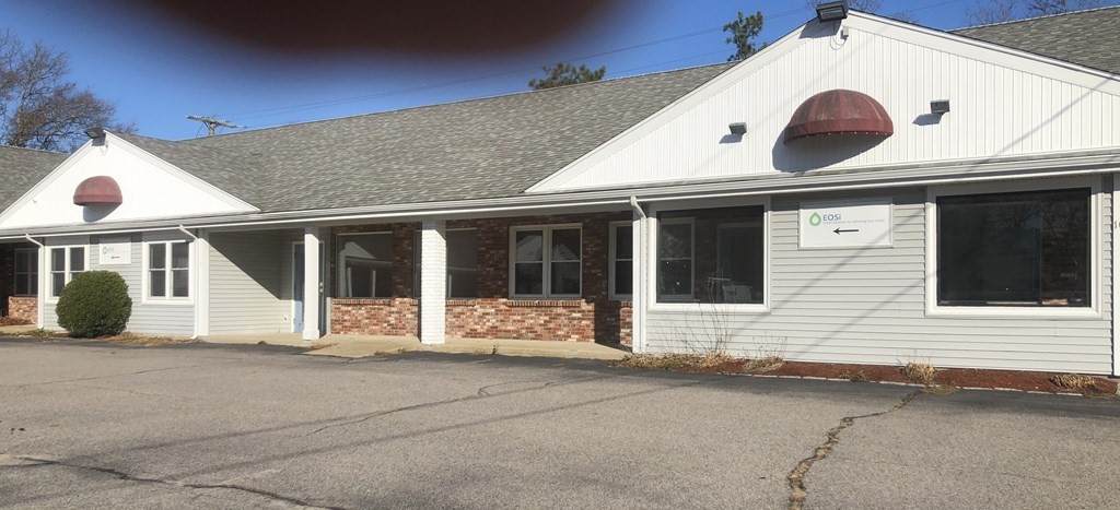 160 Macarthur Blvd - Photo 1