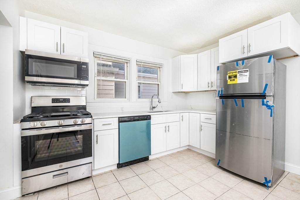 18-20 Benner Ave - Photo 1