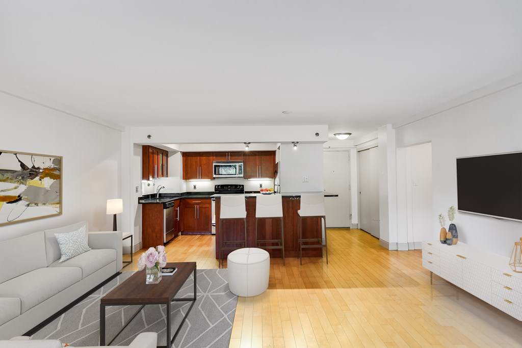 1600 Beacon St - Photo 1