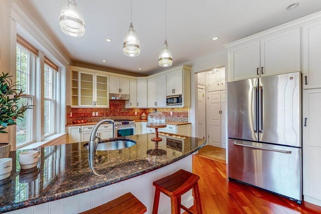 576 Washington St - Photo 1