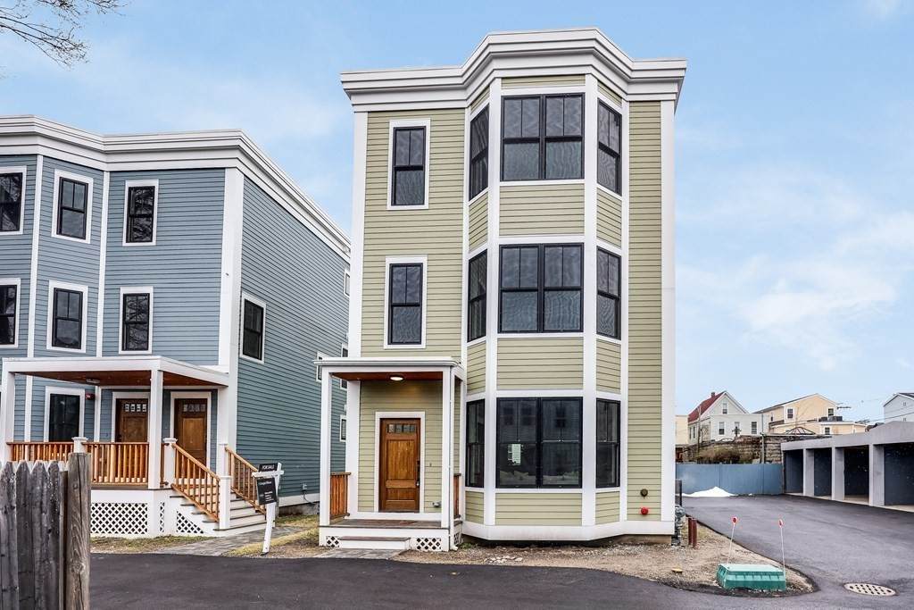3 Royce Place - Photo 1