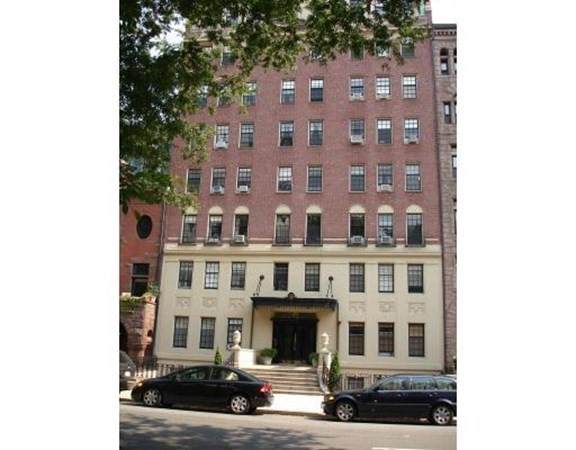 180 Commonwealth Ave - Photo 1