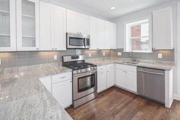 24 Charter St - Photo 1