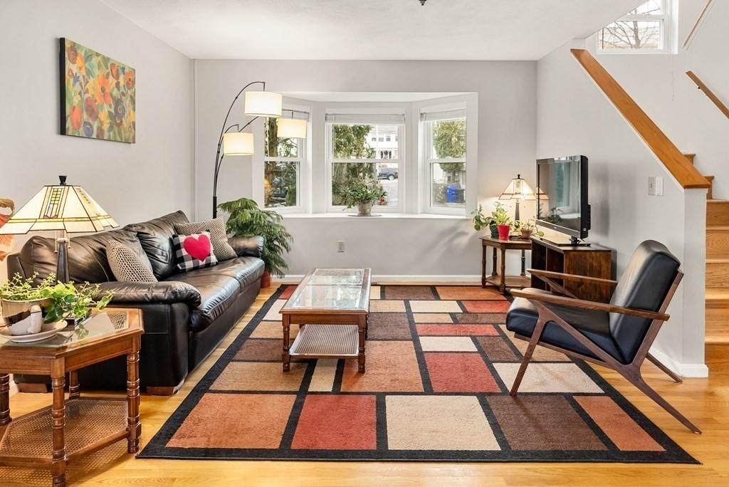 289 Market St - Photo 1