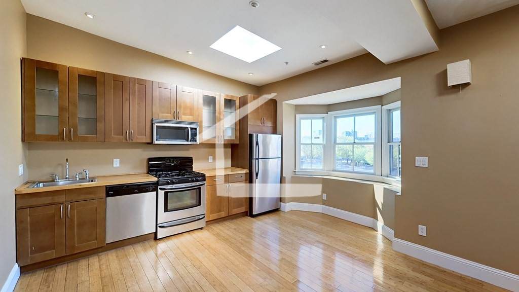 9 Cortes St - Photo 1