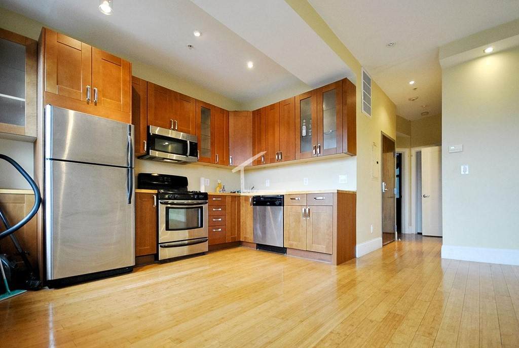 9 Cortes St - Photo 1