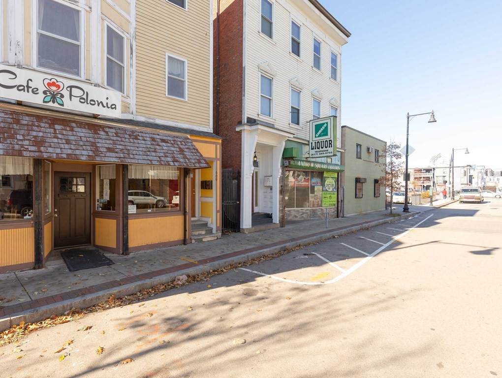 605-607 Dorchester Ave - Photo 1