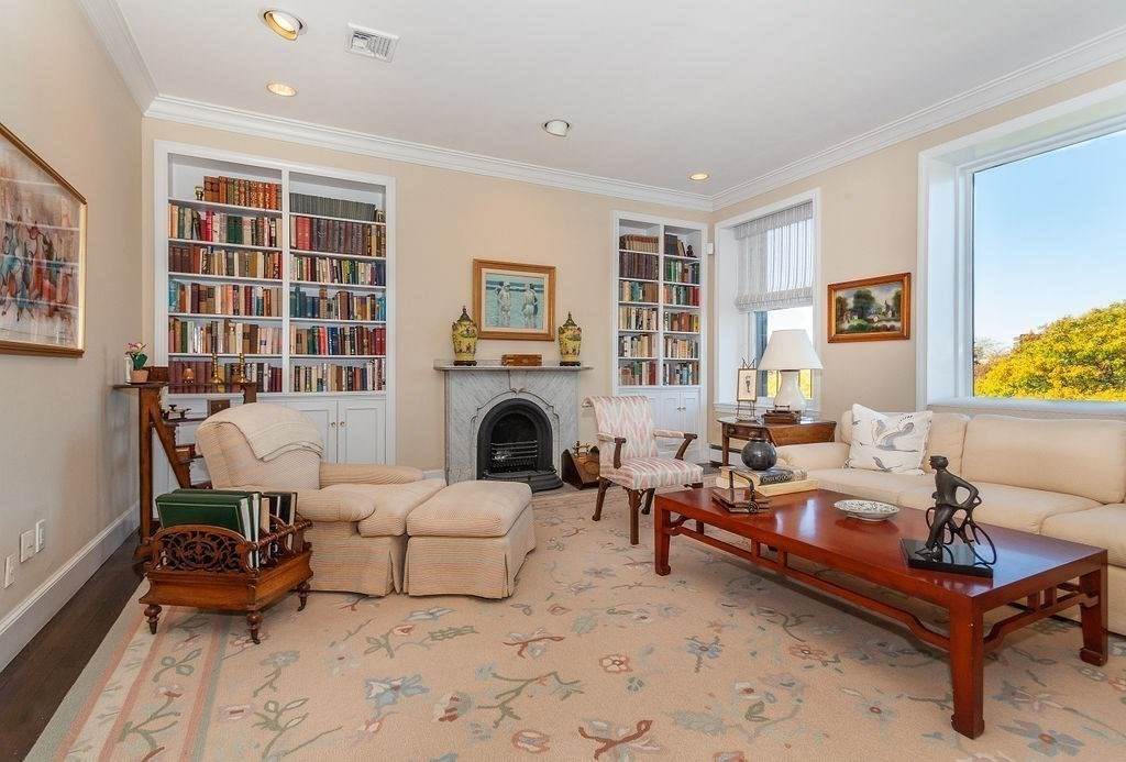 122 Beacon Street - Photo 1