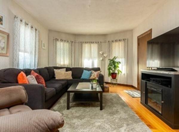 149 Tracy Ave - Photo 1