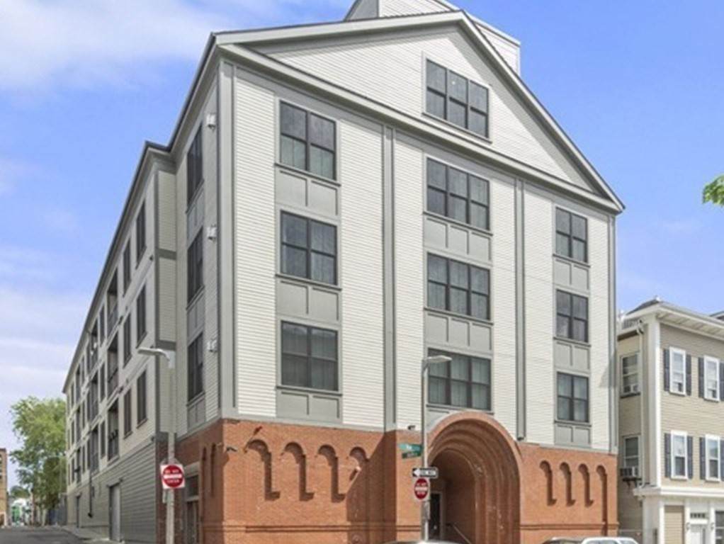 309 E Street - Photo 1