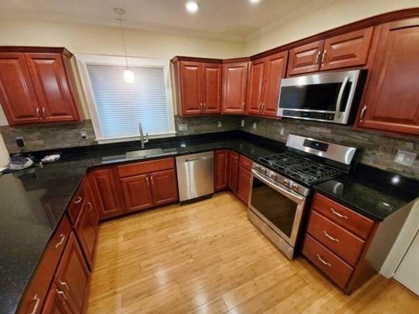 72 Hathorne St - Photo 1