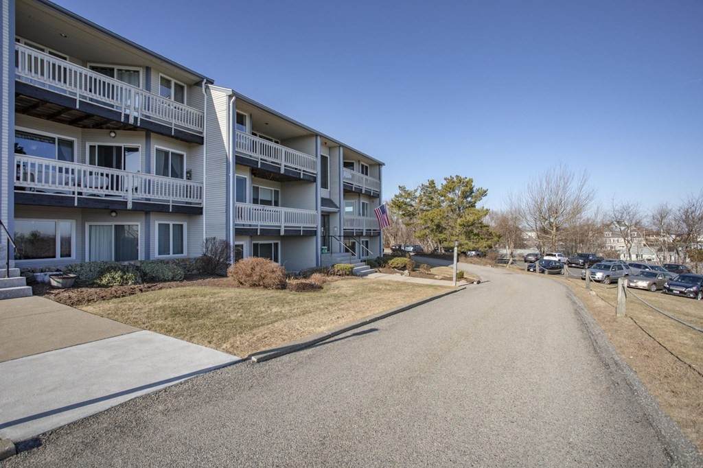 1191 Nantasket Ave - Photo 1