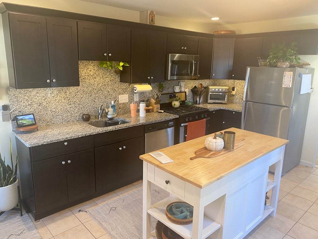 57 Everett - Photo 1