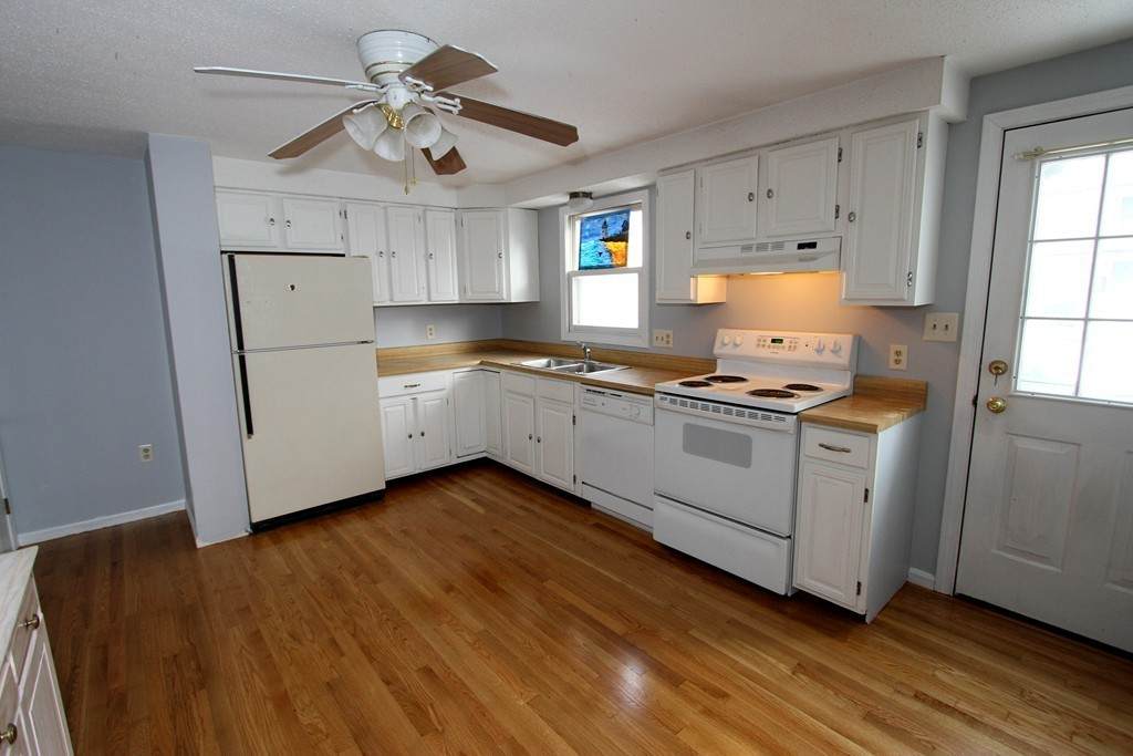 9 Rev Robert M Costello Pl - Photo 1