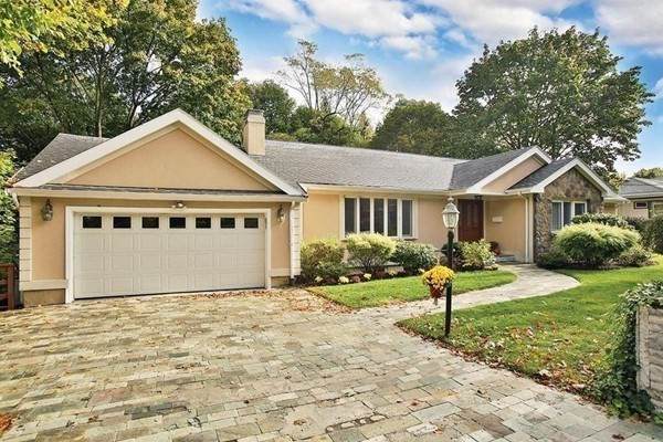 580 Dedham - Photo 1