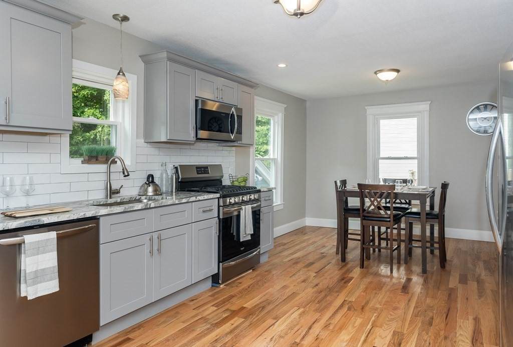 120 N Main St - Photo 1