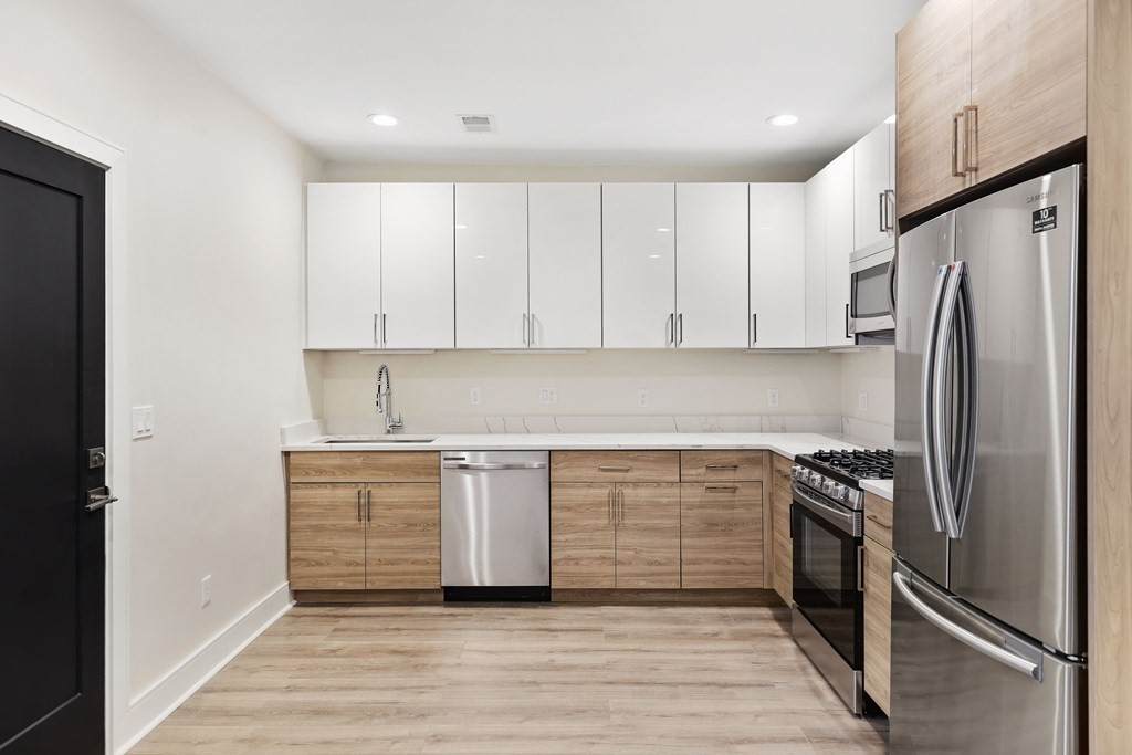 64 Chelsea St - Photo 1