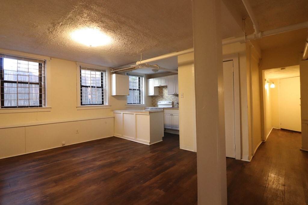 1957 Commonwealth Ave - Photo 1