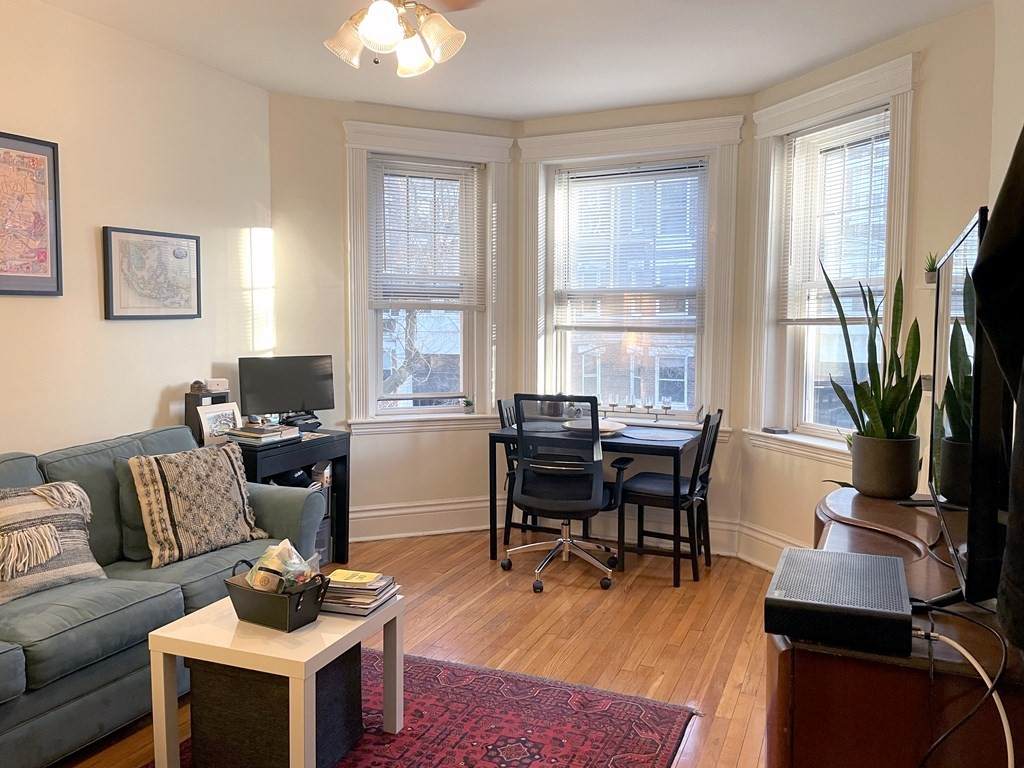35 Queensberry St - Photo 1