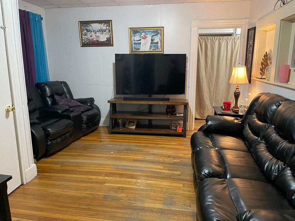 787 Broadway - Photo 1