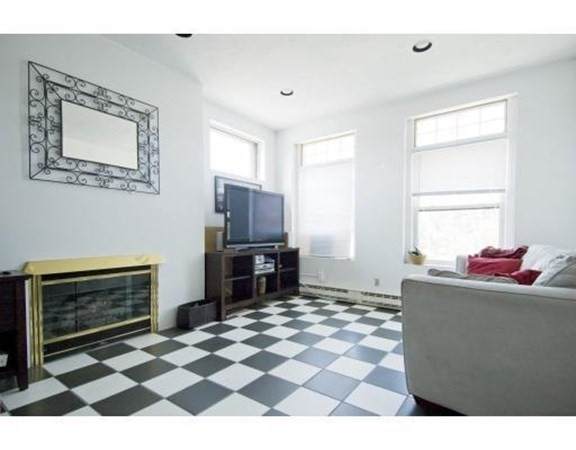 1915 Beacon Street - Photo 1
