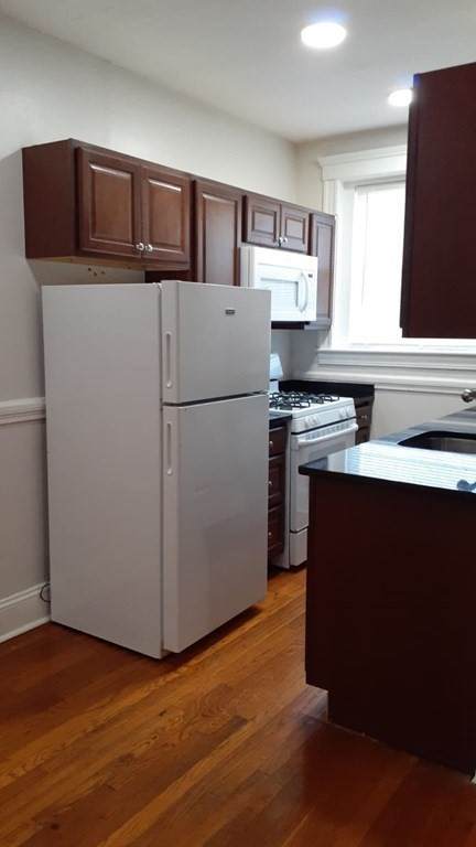 120 Salem St - Photo 1