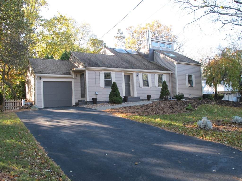 20 Marcellus Dr - Photo 1