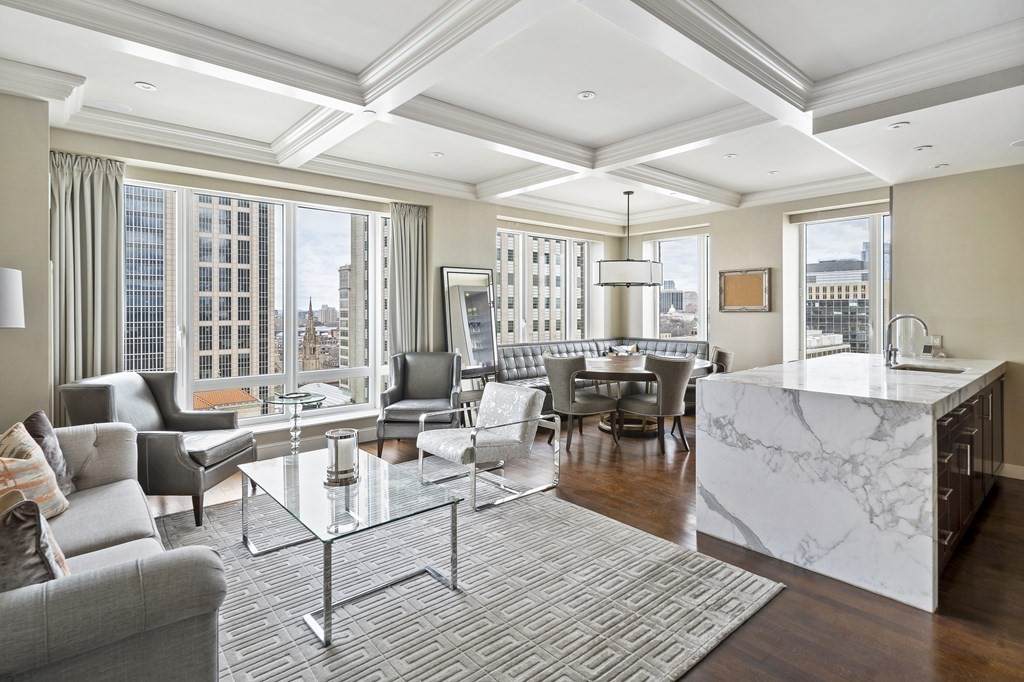 400 Stuart St - Photo 1