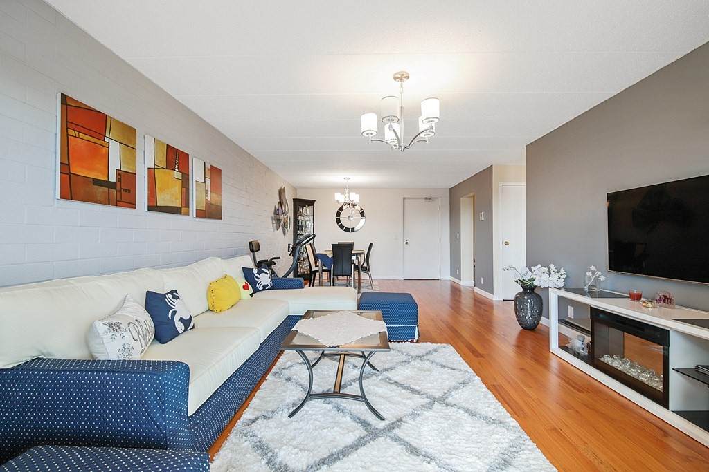 165 Quincy Shore Drive - Photo 1