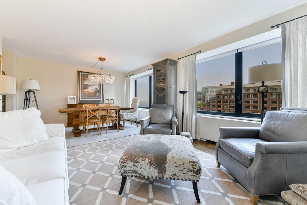 85 E India Row - Photo 1