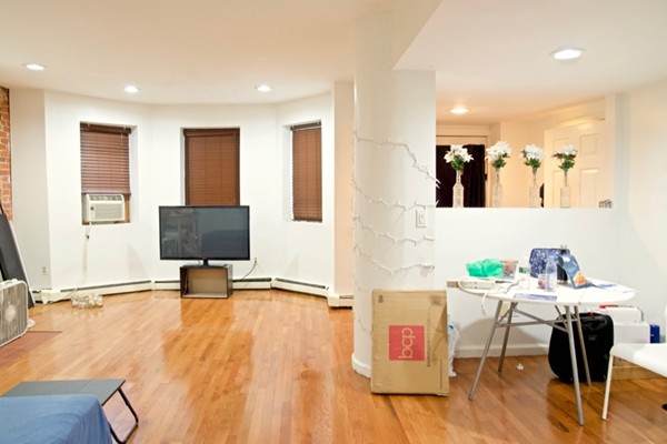 390 Riverway - Photo 1