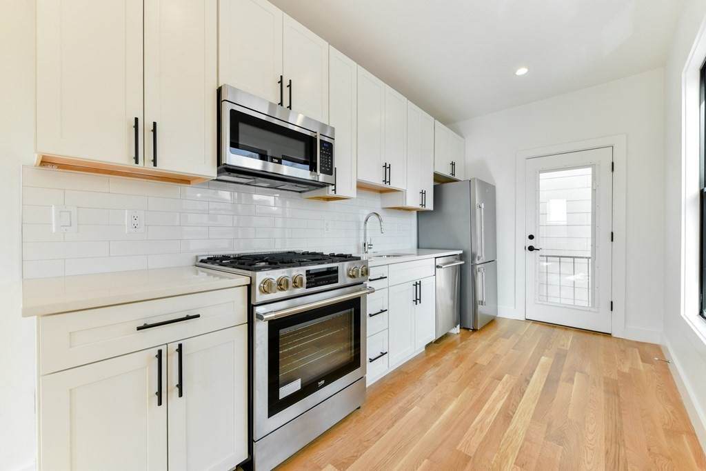 103 Old Harbor St - Photo 1