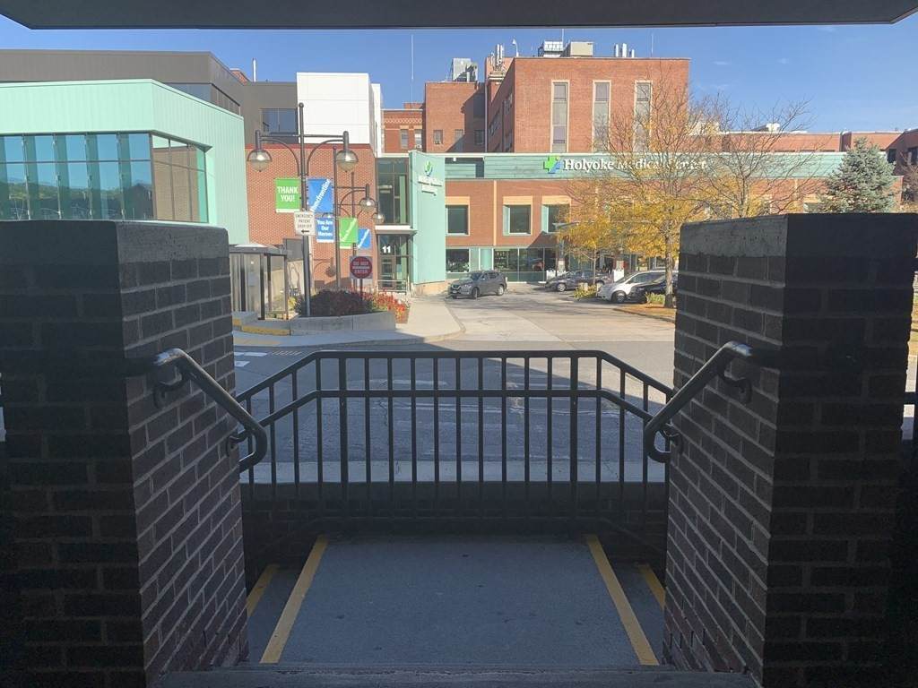10 Hospital Dr. - Photo 1
